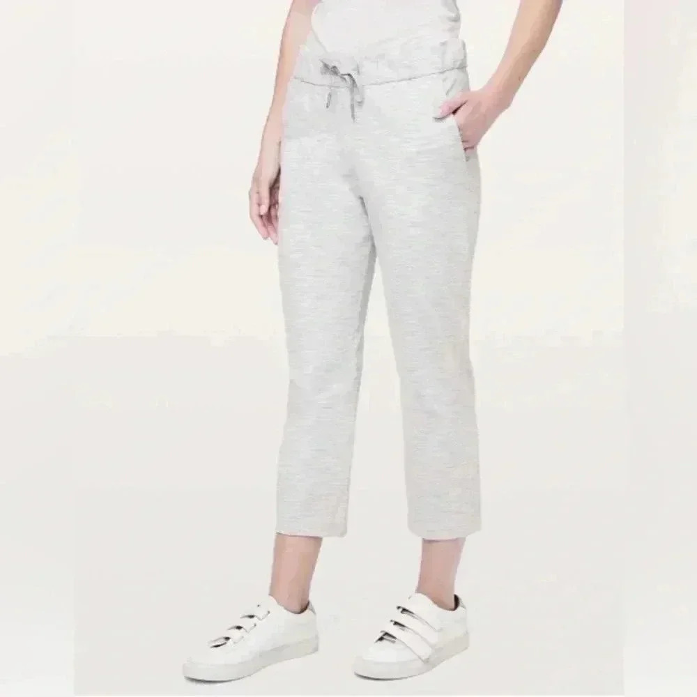 LULULEMON On The Fly Crop *23"
Wee Are From  Space Nimbus Battleship